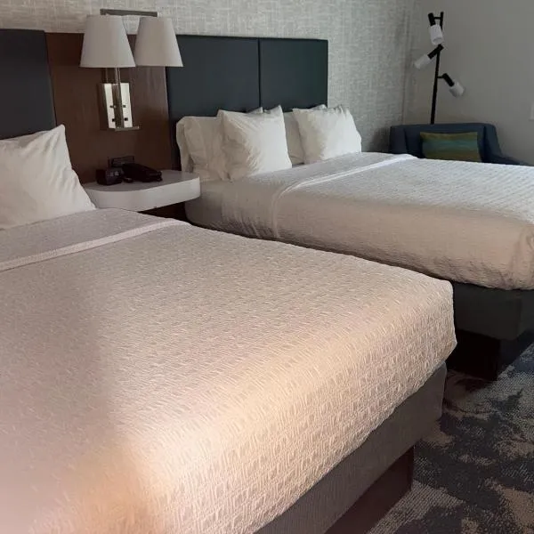 路易斯维尔/65号州际公路/布鲁克斯路汉普顿酒店，位于Brooks的酒店