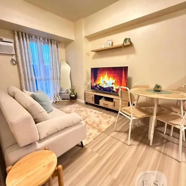 2 bedroom condo for 6 IT Park, Cebu City，位于宿务的酒店
