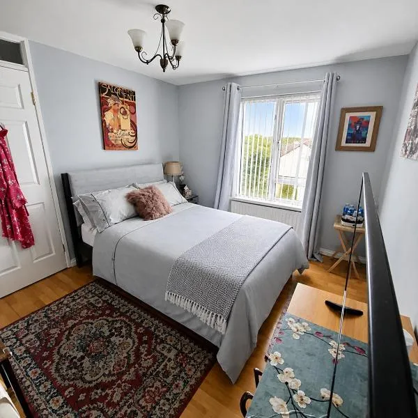 Mountain View Double Room Ideal for Mourne Hikes Cycling & Event Weekends,位于沃伦波因特的酒店