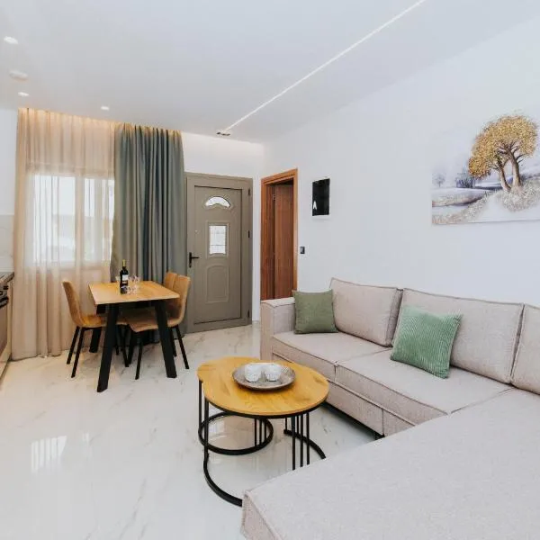Cala Modern Living - 5 min to beach，位于科斯镇的酒店