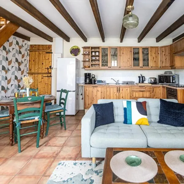 Les Hortensias, charmante maison & Jeu d'énigmes，位于Saint-Gilles-du-Vieux-Marché的酒店