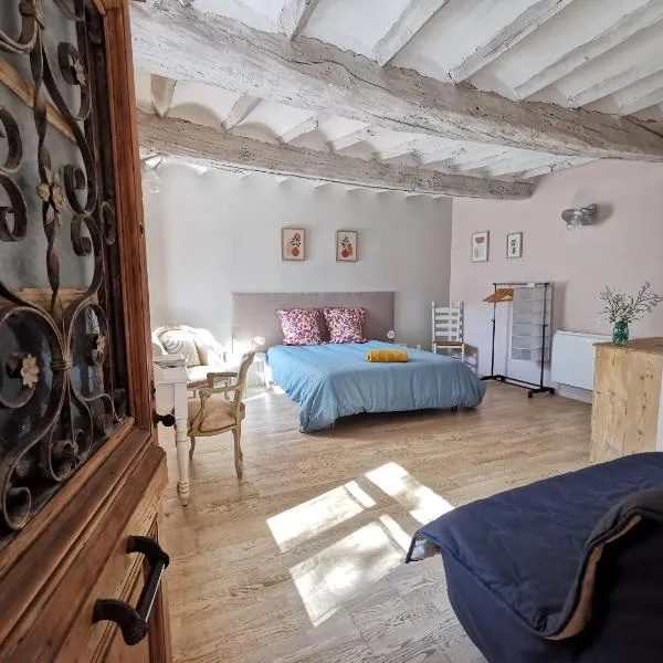 Gîtes Chambres d'hôtes de charme B&B - La Cense du Pont - Campagne de Lille，位于Bachy的酒店