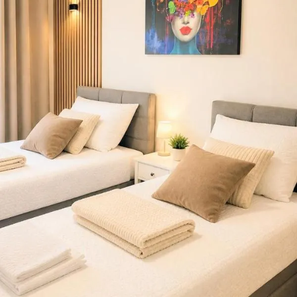 GADD Ferienwohnung 002 Glück an der Donau I Best Elegant Suite 24 h Check-In，位于施特劳宾的酒店