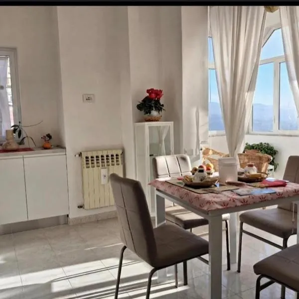 Giardino San Gerardo Maiella vista Castello e con parcheggio interno privato，位于Muro Lucano的酒店