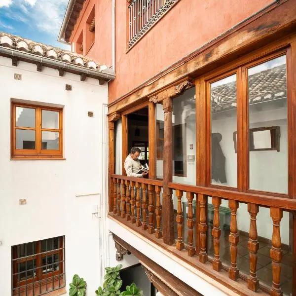 Spacious Sunny and Quiet Albayzin Apartment，位于格拉纳达的酒店