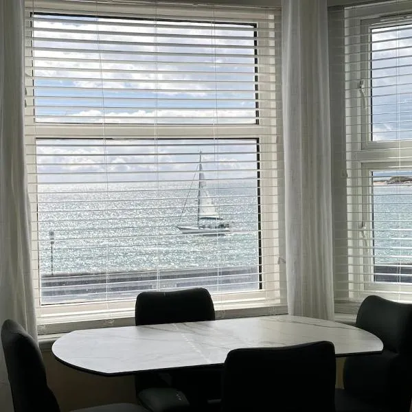 Exmouth Devon Luxurious Flat OverlookingThe Sea，位于埃克斯茅斯的酒店
