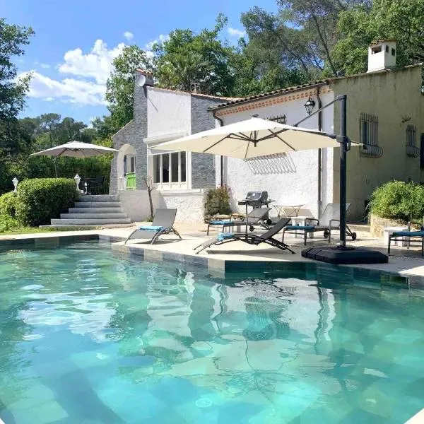 Spacious villa for family holidays，位于瓦尔邦讷的酒店