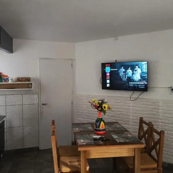 Departamento Familiar con estacionamiento incluido，位于布兰卡港的酒店