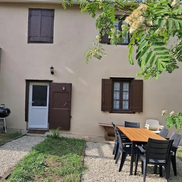 La maison de la prise d'Alzeau，位于Lacombe的酒店