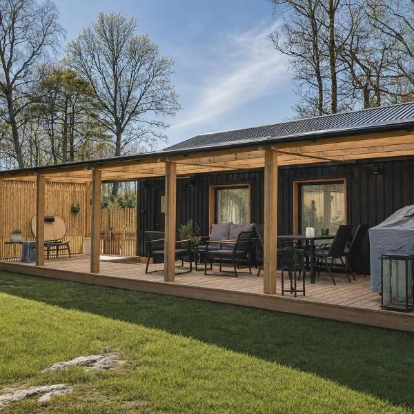 Ljungskile modern country lodge，位于Grötån的酒店
