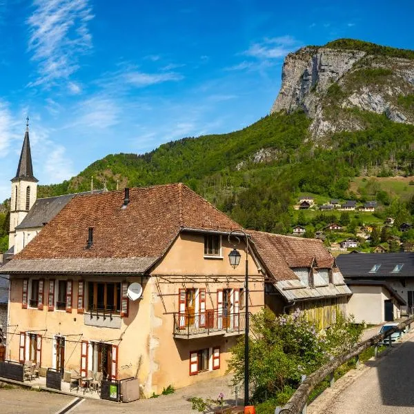Le Passage - Gîte 2 à 15 personnes Chartreuse terrasse, calme & nature，位于Saint-Pierre-dʼEntremont的酒店