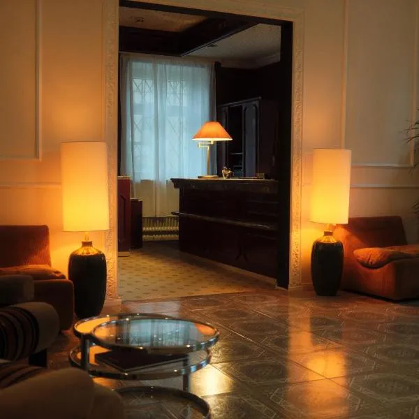 Hotel DEDE，位于奥格斯堡的酒店