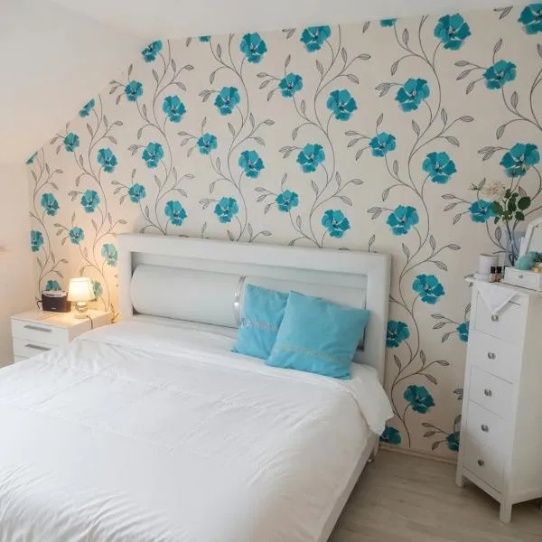 Dreiflüsse Appartement - Traumgarten mit Grill und Pavillon, WLAN, Küche und Parkplatz，位于Salzweg的酒店