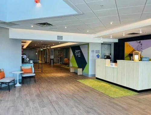 Spark by Hilton Montreal Brossard，位于布罗瑟德的酒店