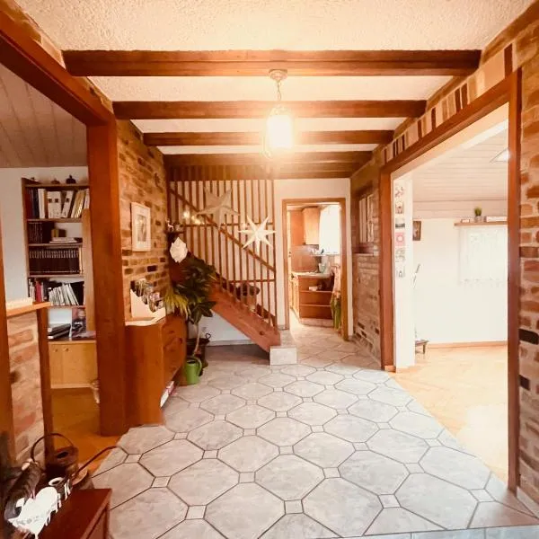 Gesamte Unterkunft am Rheinfall für Familien & Paare mit Parking，位于诺伊豪森的酒店