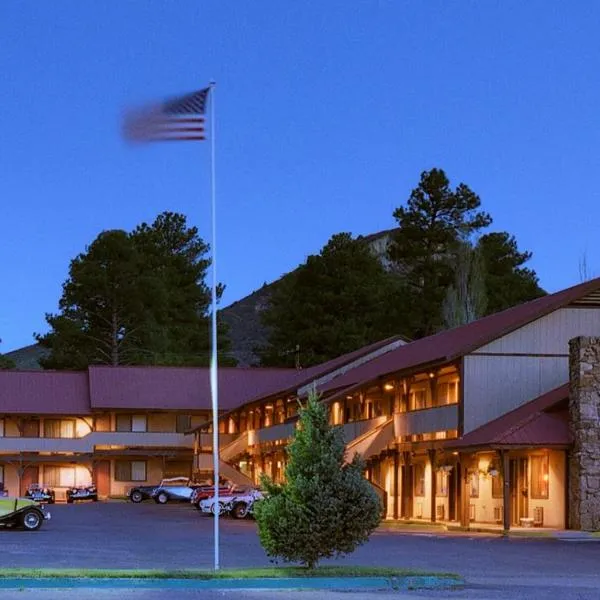 Branding Iron Motel，位于Chama的酒店