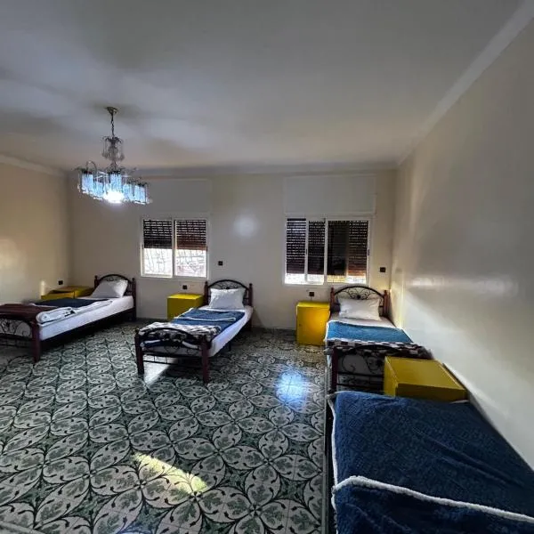 Tabriquet urban shared room，位于塞拉的酒店