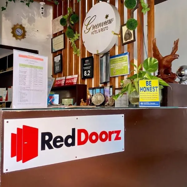 RedDoorz @ Greenview Hotel and Restobar Masbate，位于马斯巴特的酒店