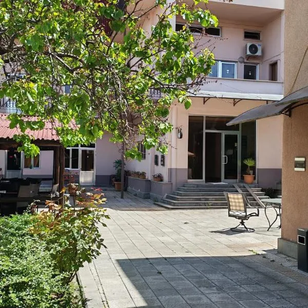 雅莱阁酒店,位于埃里温的酒店