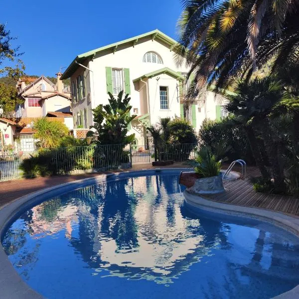 La Villa Roseraie , Hôtel Familial OUVERT TOUTE L'ANNEE，位于旺斯的酒店