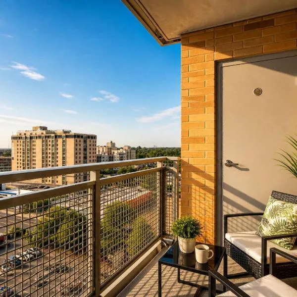 Silver Spring DC Metro 2BR Rooftop Gym LuxePad，位于银泉的酒店