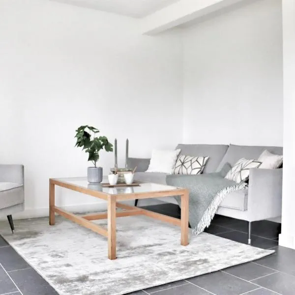 Terrace with Awning Pool & Tennis Fireplace，位于图勒科夫的酒店