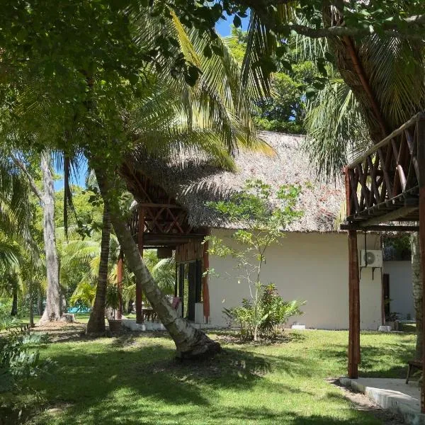 Xanthus Hotel，位于Huay Pix的酒店