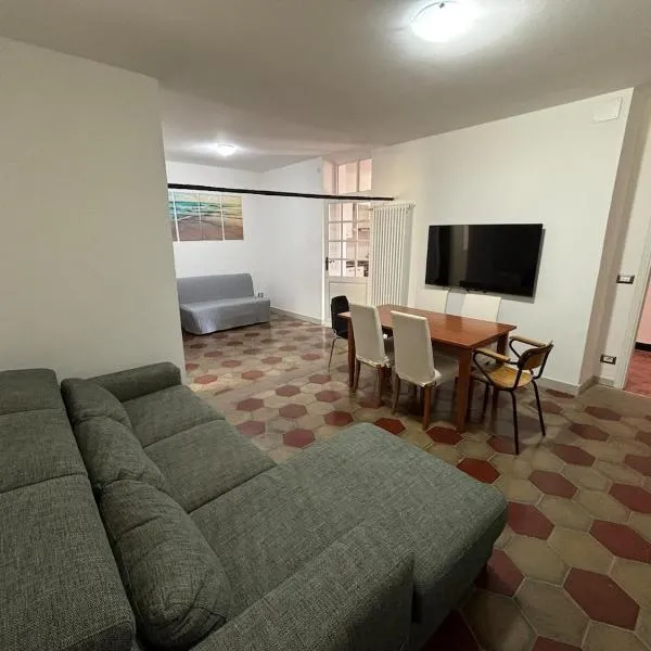 CENTRO STORICO Spazioso LOFT in Residenza Storica，位于阿尔本加的酒店