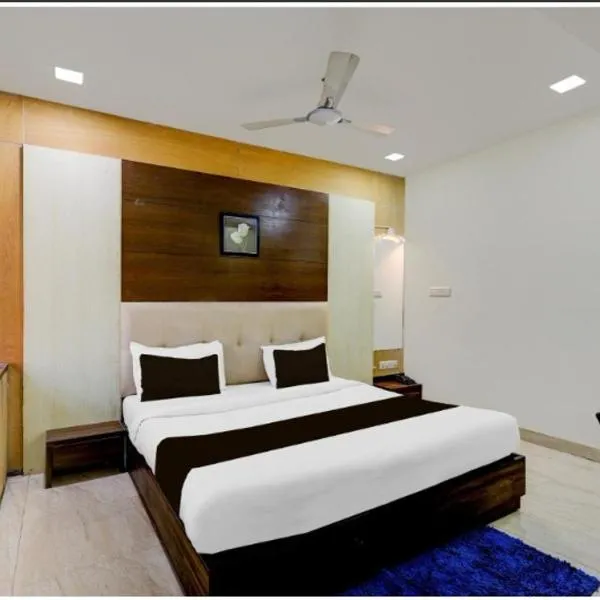 Sun hotel nehrunagar，位于艾哈迈达巴德的酒店