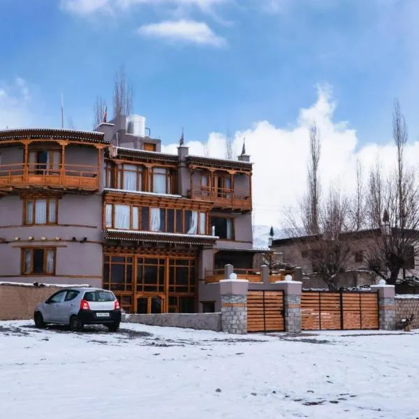 Dakpa House Ladakh，位于Ranbirpura的酒店
