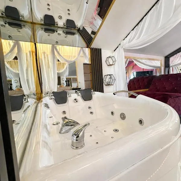 Hotel Boutique18plus - Adults Only，位于北马马亚-讷沃达里的酒店