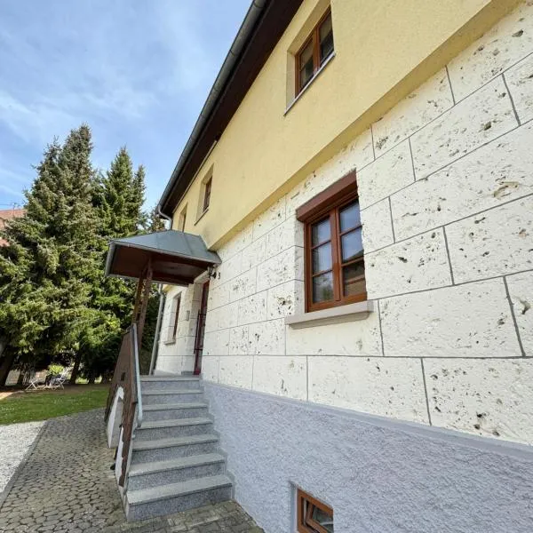 Gäste- & Tagungshaus Landglück，位于Zwiefaltendorf的酒店
