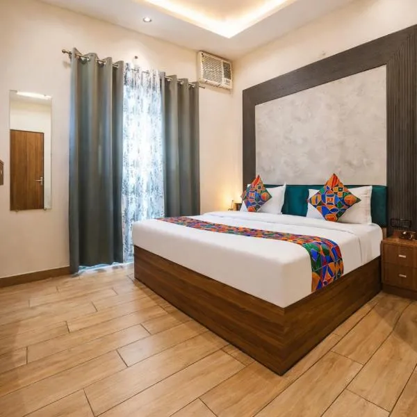 Goyal Hotel - Hotel Vasudha Residency Near Prem Mandir, Vrindavan，位于范兰德凡的酒店