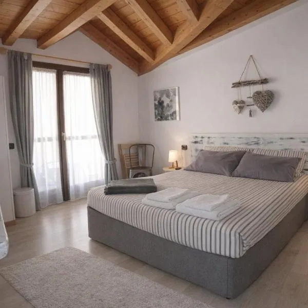 Albergo Garnì Casa del Lago，位于滕诺的酒店