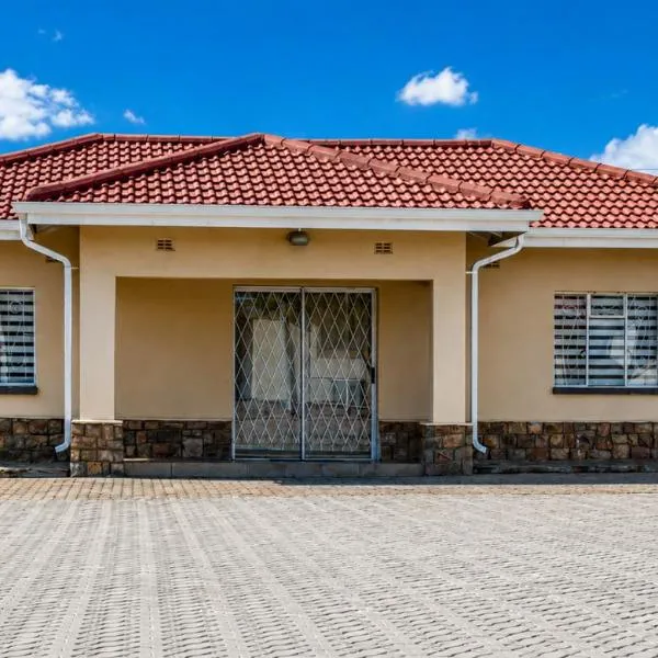 Family Home in Matsheumhlophe，位于布拉瓦约的酒店