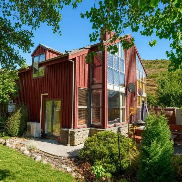Cardrona Sanctuary by Aotearoa Escapes，位于卡德罗纳的酒店