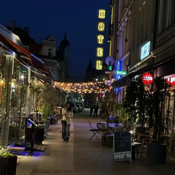 Hotel Polonia，位于大波兰地区奥斯特鲁夫的酒店
