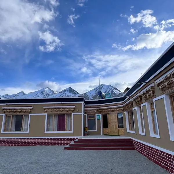 Ostal Residency Pangong，位于Merak的酒店