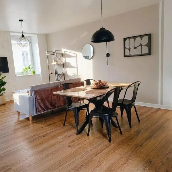 Appartement neuf & élégant à deux pas du marché，位于蒙布里松的酒店