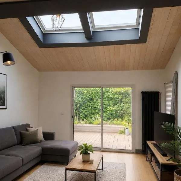Gorgeous loft house 5 bedrooms 6 beds，位于拉罗谢尔的酒店