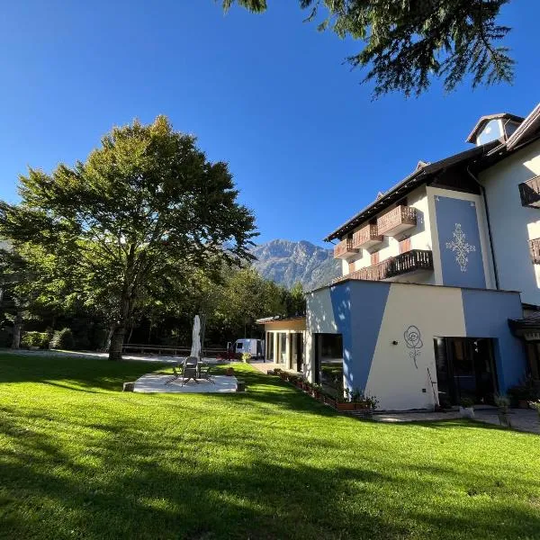 Hotel alle Rose Family inspired garden and spa，位于卡韦达戈的酒店