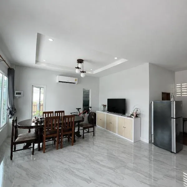 R-Rich Homestay อาริชโฮมสเตย์，位于勿洞的酒店