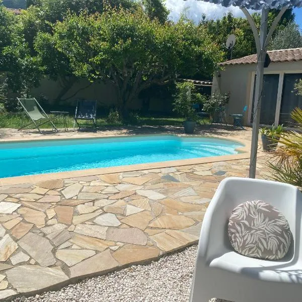Studio de rêve au cœur du var.，位于Pourcieux的酒店