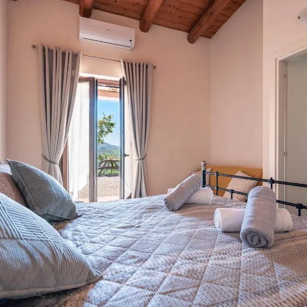 PinetoAlba Country House，位于Scerne的酒店