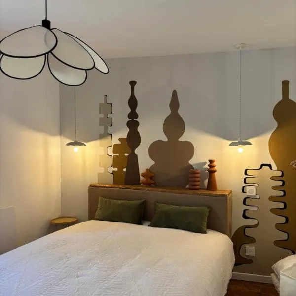 Nid d argile - appartement neuf - 650m des Thermes - 1er étage，位于萨兰莱班的酒店