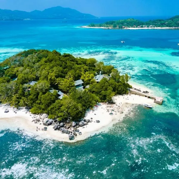 Enchanted Island Resort，位于维多利亚的酒店