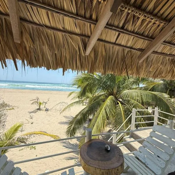 El Paraiso Chacahua Eco stay frente al mar Biolumincencia experiencia local natural en Chacahua,位于Guayabas的酒店