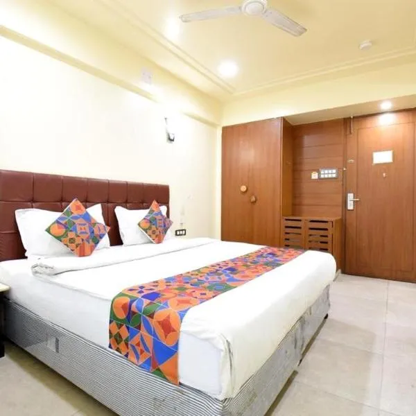 S R Rooms，位于浦那的酒店