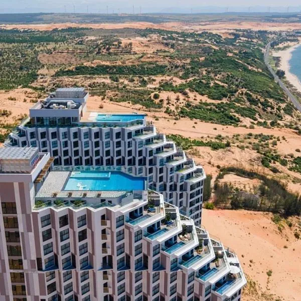 Apec Mandala Cham Bay Mui Ne Condotel Sea View，位于美奈的酒店