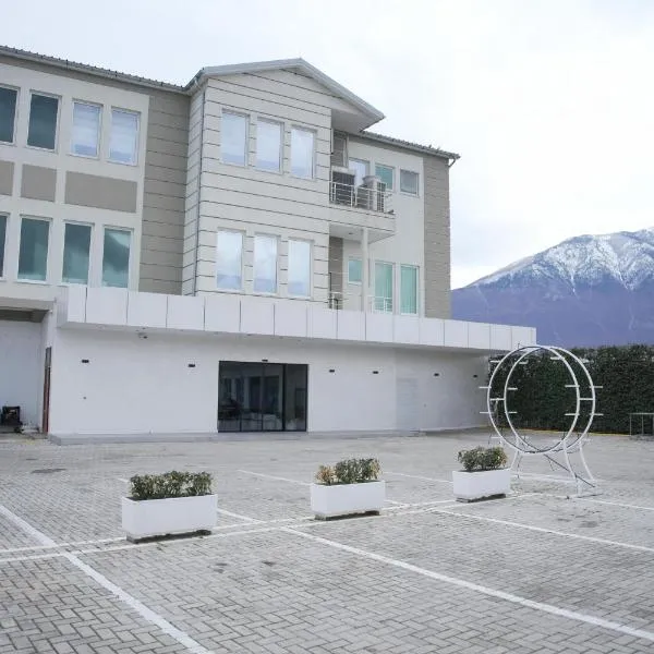Hotel haliti kukes，位于Kukës的酒店